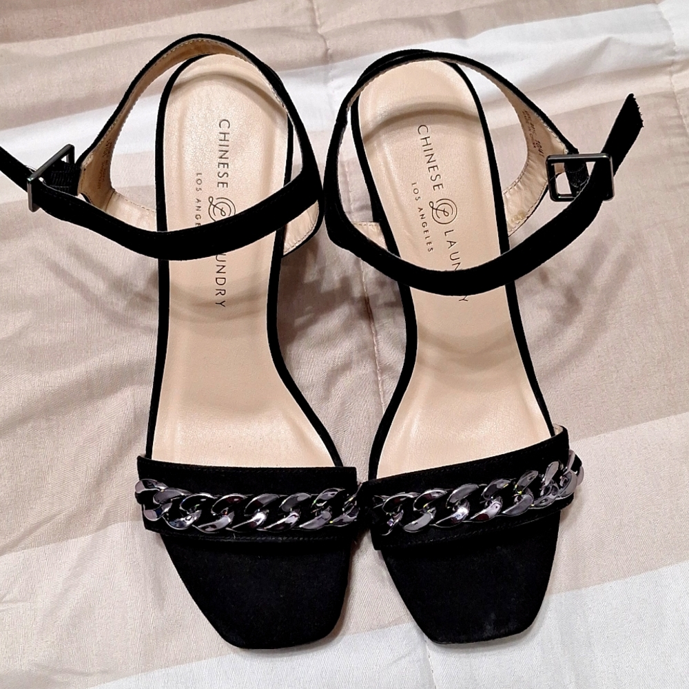 Black woman's heels size 10